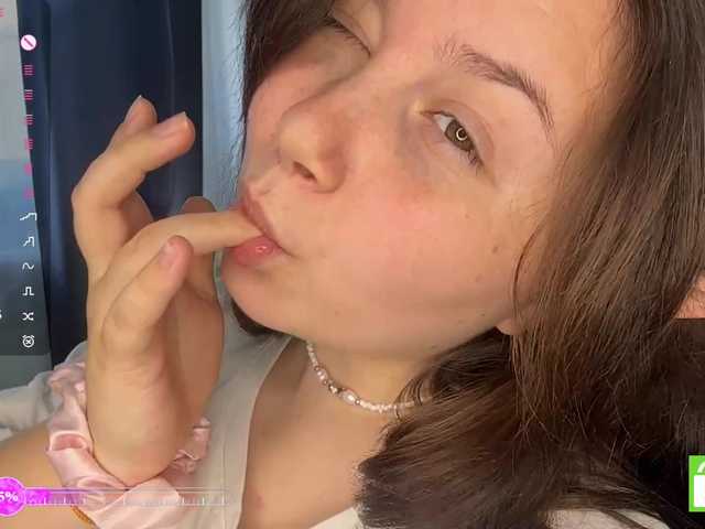 EleanoreZaucha — live female cam