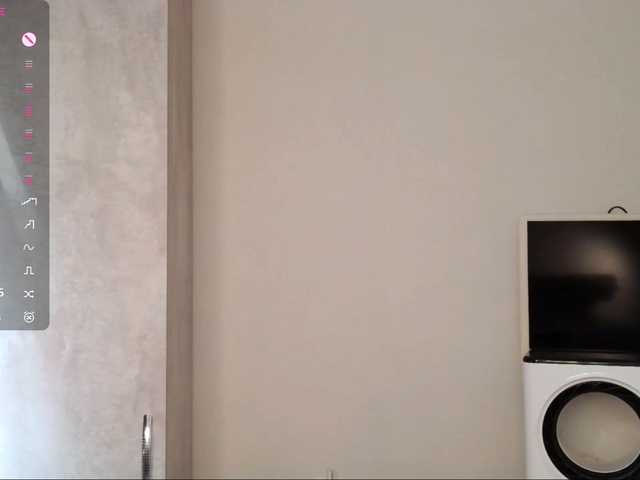 EleanoreZaucha live cam on BongaCams