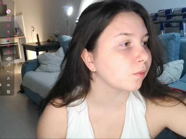 EleanoreZaucha live cam on BongaCams