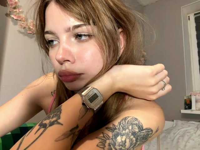 KrisstinaCuss live cam on BongaCams