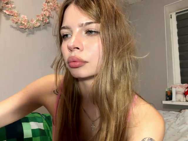 KrisstinaCuss live cam on BongaCams