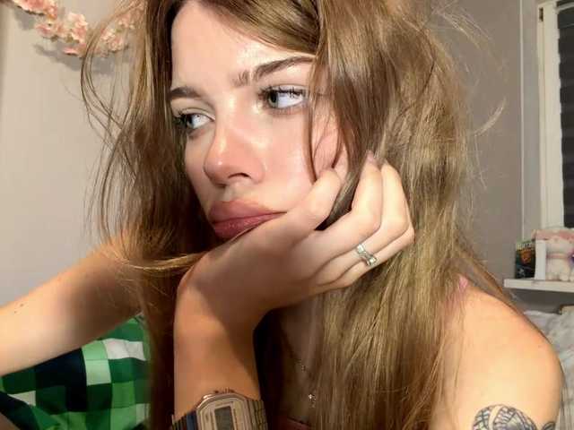 KrisstinaCuss live cam on BongaCams