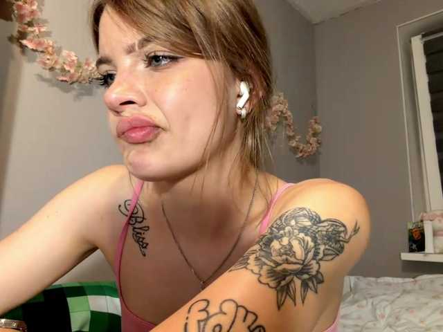 KrisstinaCuss live webcam show
