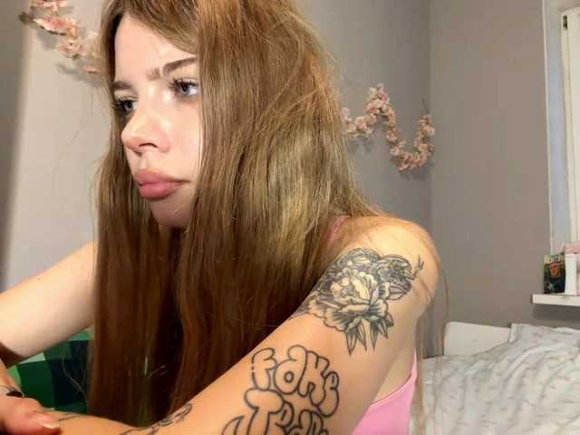 KrisstinaCuss live webcam show