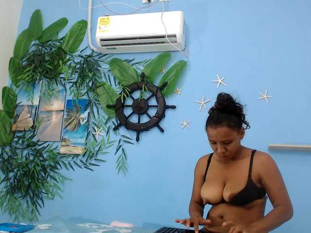 vanessa18nice live cam on BongaCams