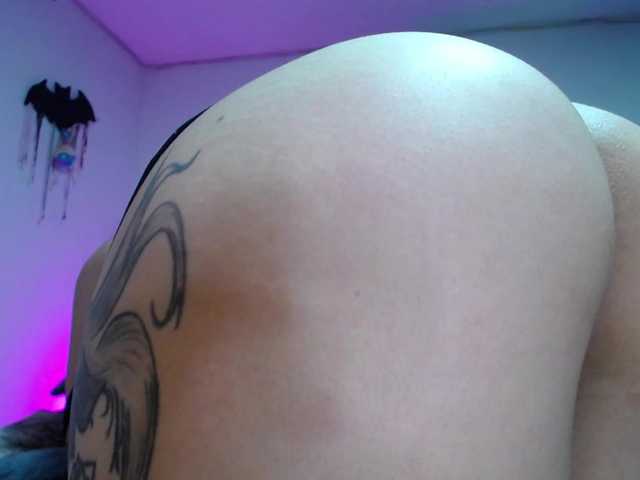 LiLuciana live cam on BongaCams