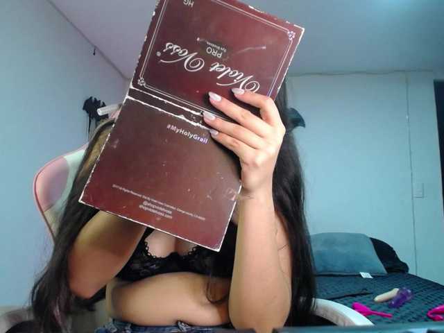 LiLuciana live cam on BongaCams