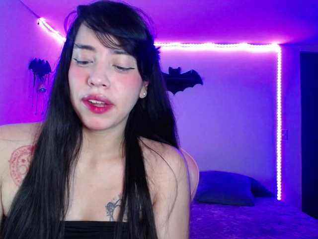 LiLuciana live webcam show
