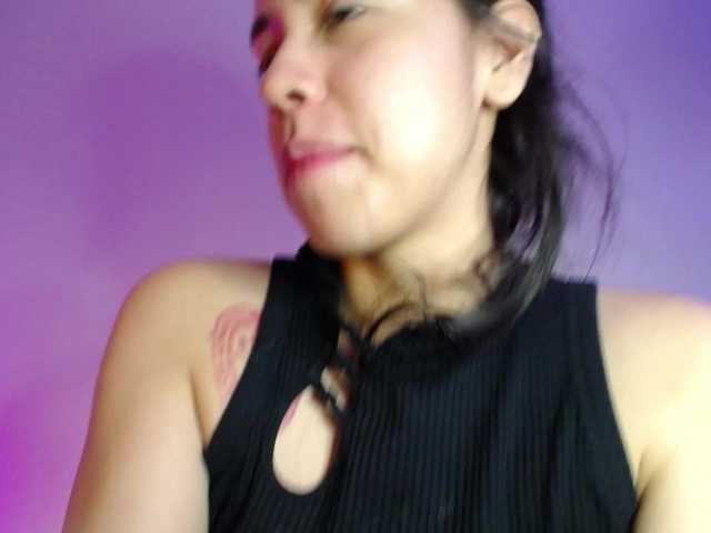LiLuciana live webcam show