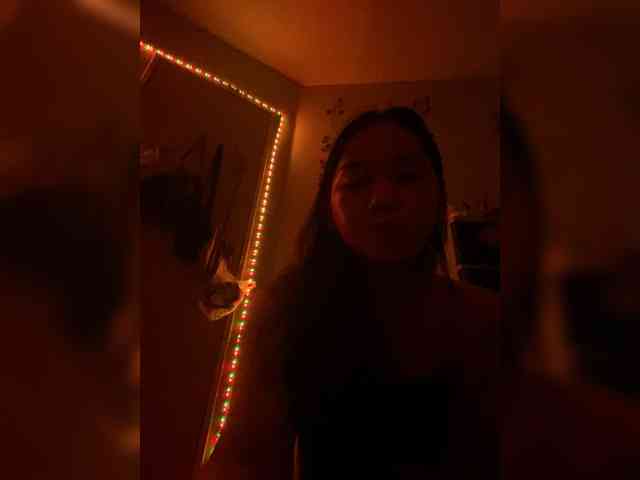 SpicysweetTomato webcam