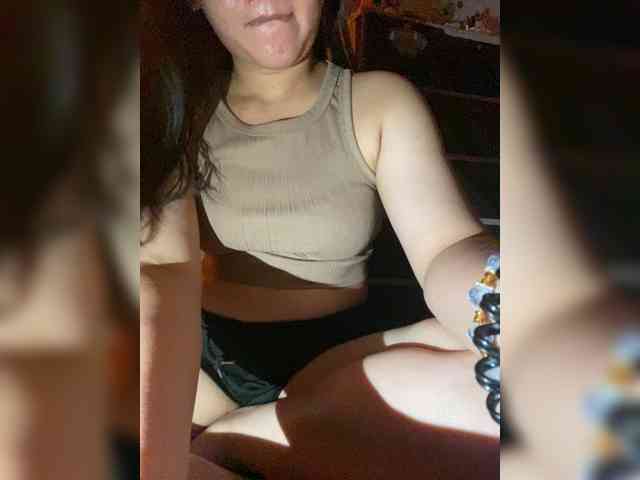 SpicysweetTomato webcam