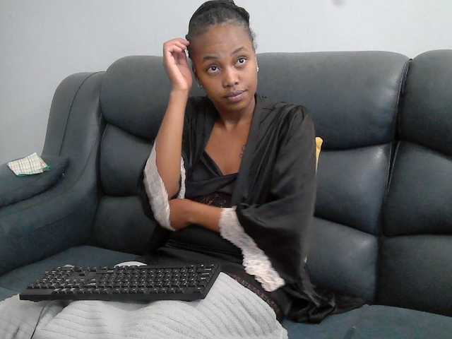 Kariski live cam on BongaCams