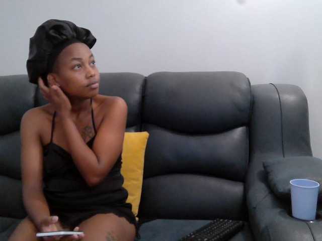 Kariski live cam on BongaCams