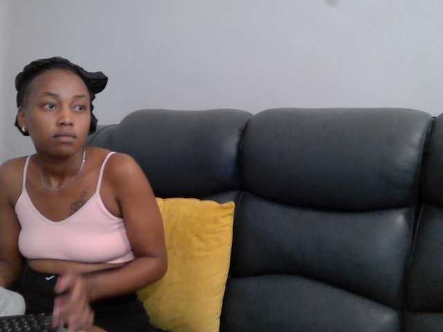 Kariski live cam on BongaCams