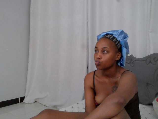Kariski live cam on BongaCams