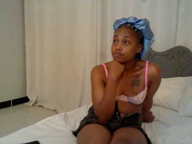 Kariski live cam on BongaCams