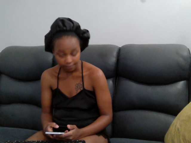 Kariski live cam on BongaCams