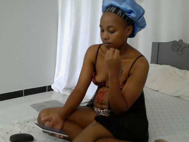 Kariski live cam on BongaCams