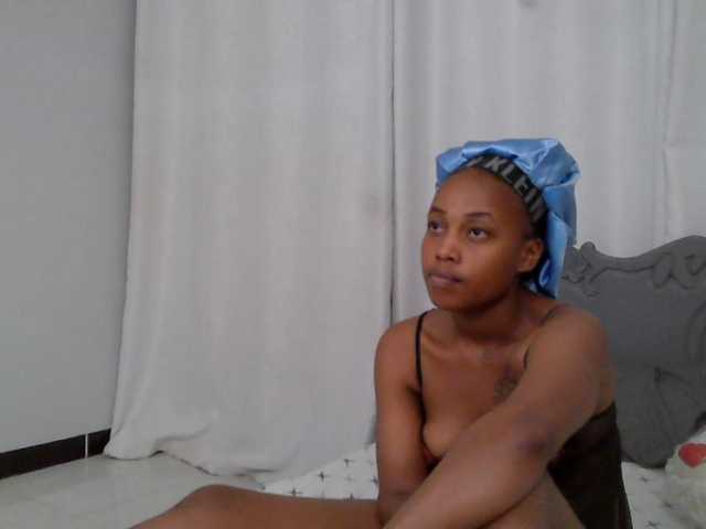 Kariski live cam on BongaCams