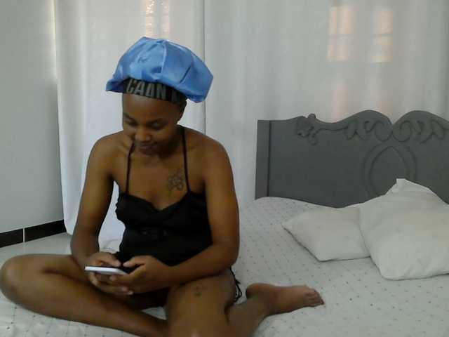 Kariski live cam on BongaCams