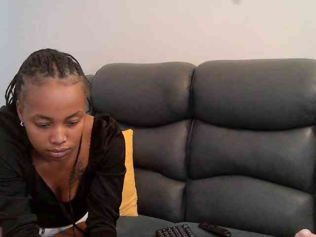 Kariski Live Webcam on BongaCams