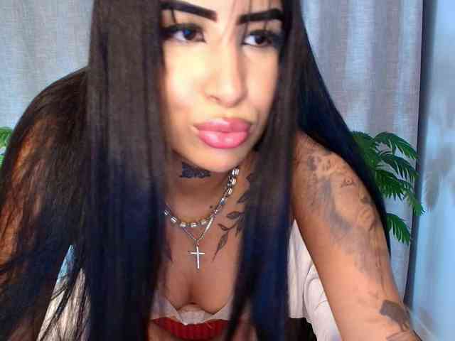 Julie-Xoxo webcam