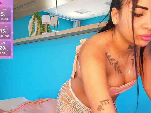 Julie-Xoxo webcam