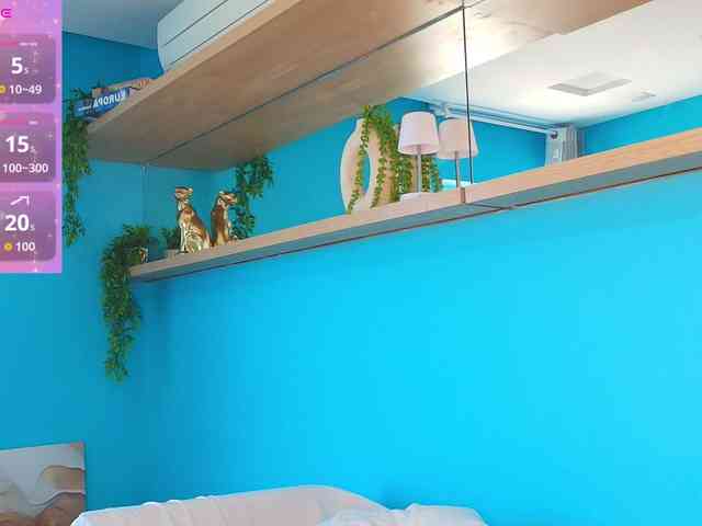 Julie-Xoxo webcam