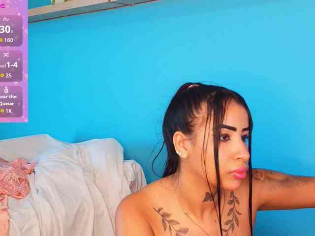 Julie-Xoxo webcam