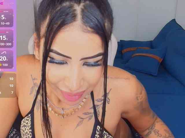 Julie-Xoxo