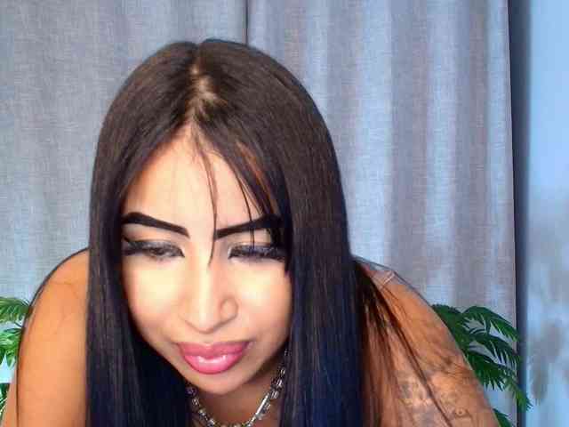 Julie-Xoxo