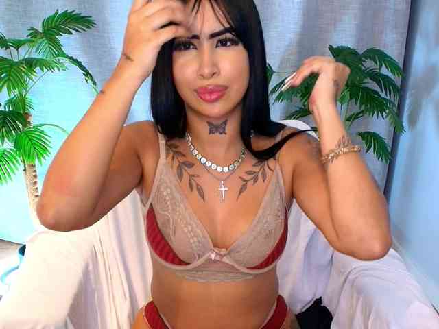 Julie-Xoxo webcam