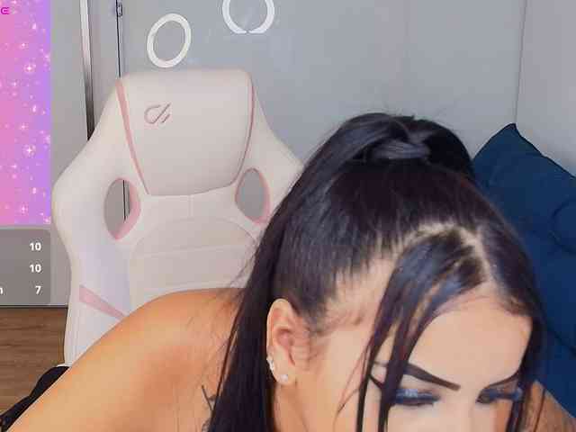 Julie-Xoxo Julie-Xoxo