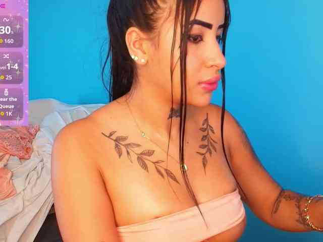 Julie-Xoxo webcam