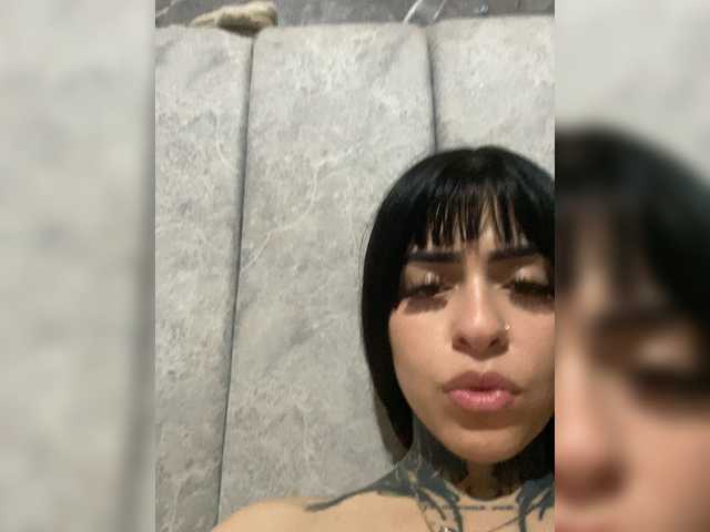 bloom-cherryx live webcam show