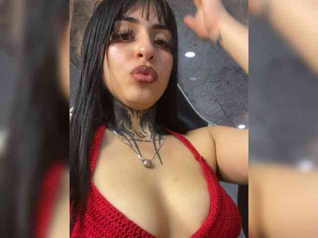 bloom-cherryx Live Webcam on BongaCams
