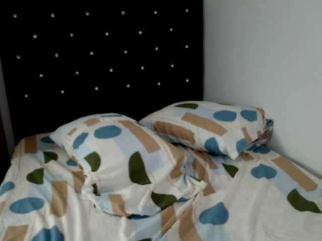 Golden-Queen live webcam show
