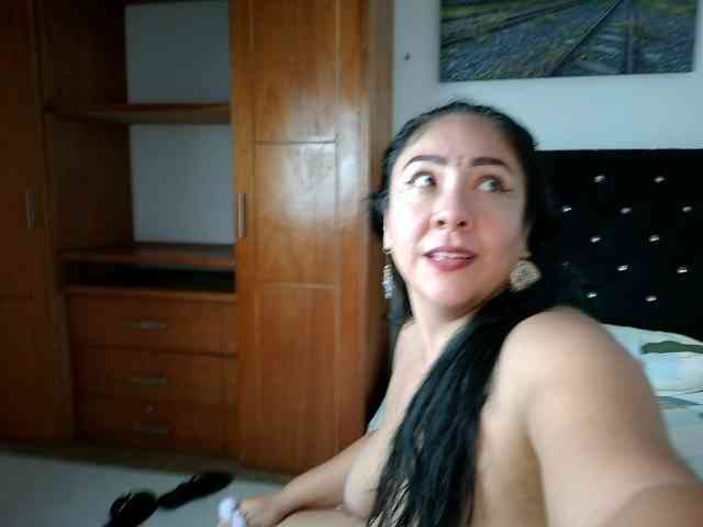 Golden-Queen webcam