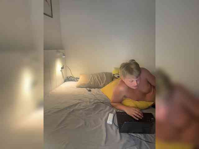 RoomwithLove webcam