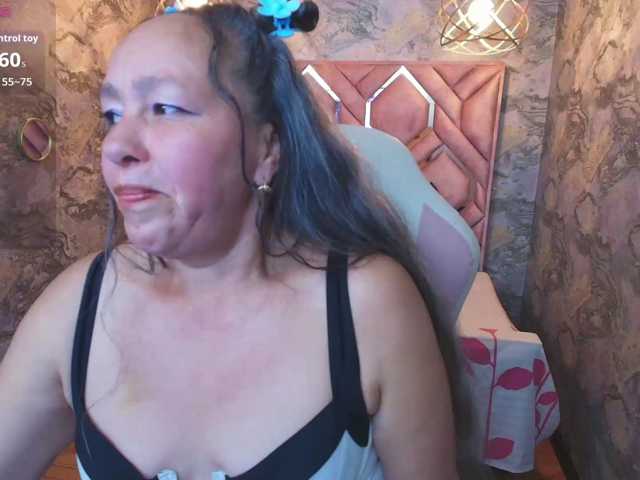 Helena-Rosse01, en directo ahora en BongaCams