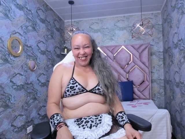 Helena-Rosse01, en directo ahora en BongaCams