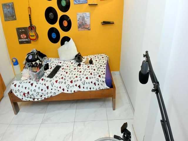 lilithevil32 live cam on BongaCams