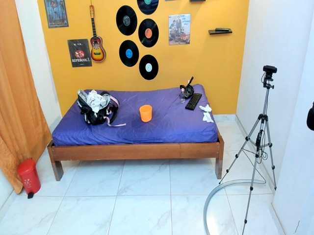 lilithevil32 live cam on BongaCams