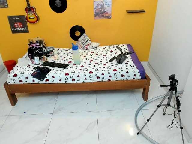 lilithevil32 live cam on BongaCams