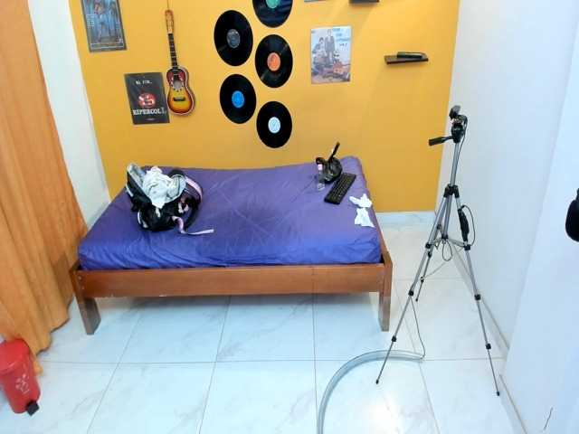 lilithevil32 live cam on BongaCams