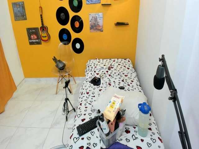 lilithevil32 live cam on BongaCams