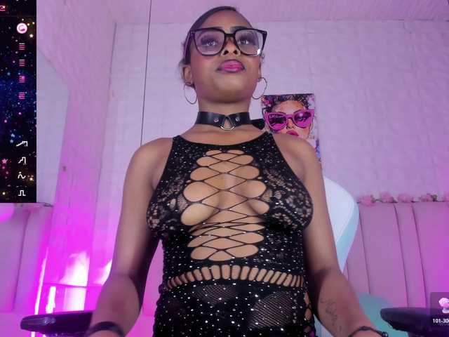 scarlet-snout live cam on BongaCams