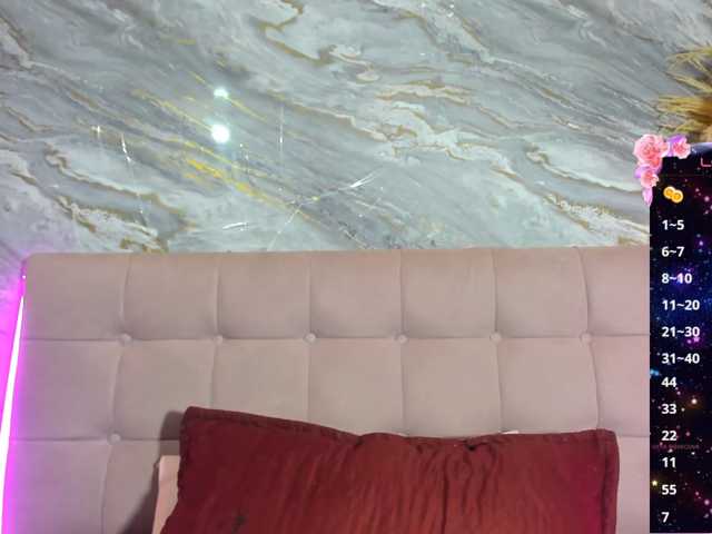 scarlet-snout live cam on BongaCams