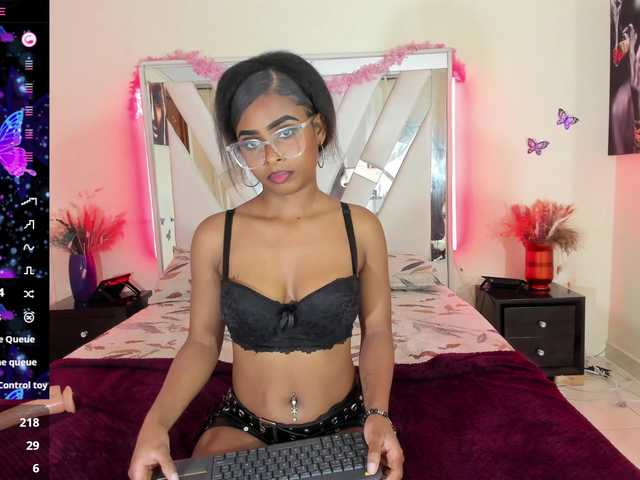 scarlet-snout live cam on BongaCams