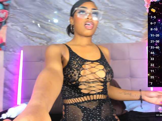 scarlet-snout live cam on BongaCams